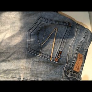 SZ18 seven 7 light wash, sand blasted, distressed